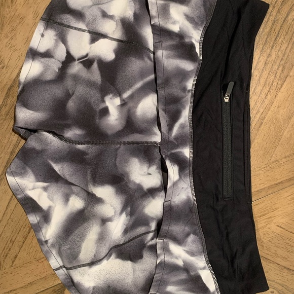 Lot of Lululemon speed shorts- 3 pair - Picture 7 of 8